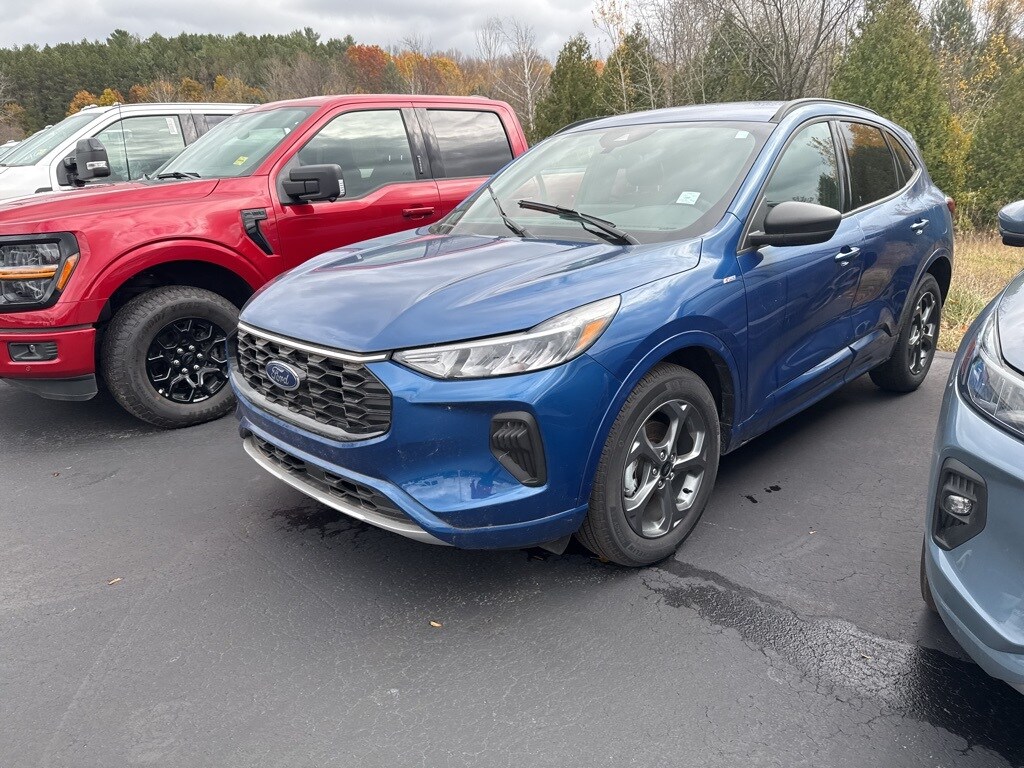2023 Ford Escape ST-Line photo 3