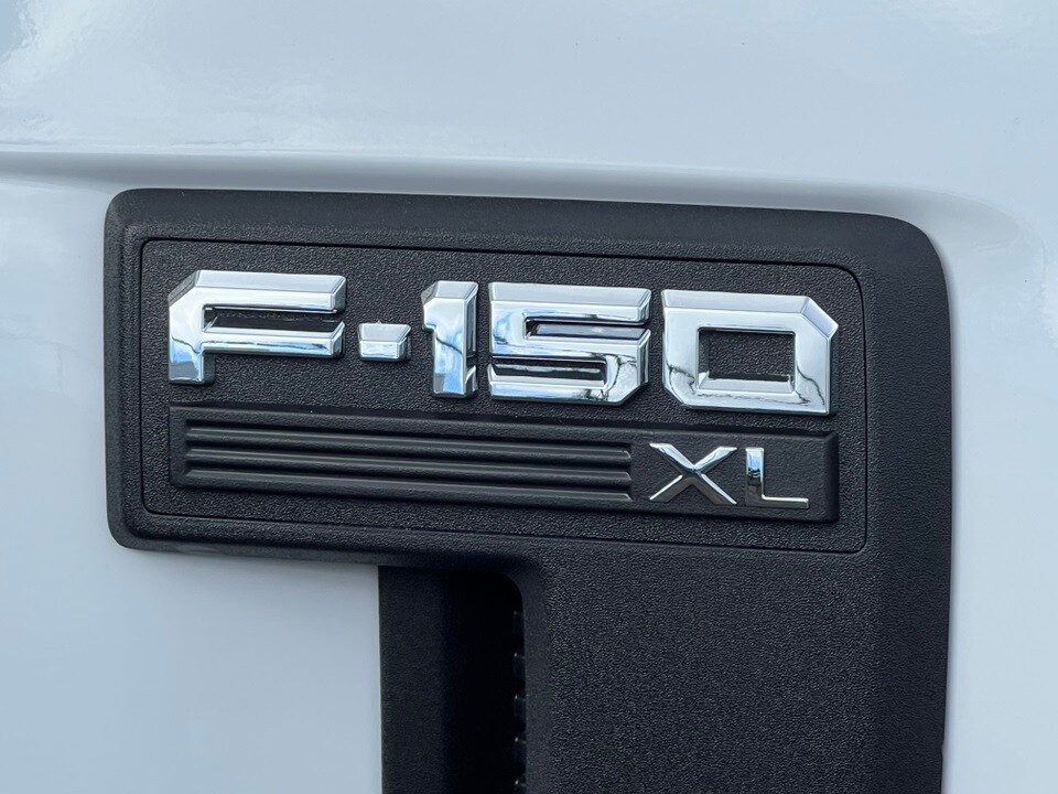 2025 Ford F-150 XL photo 2