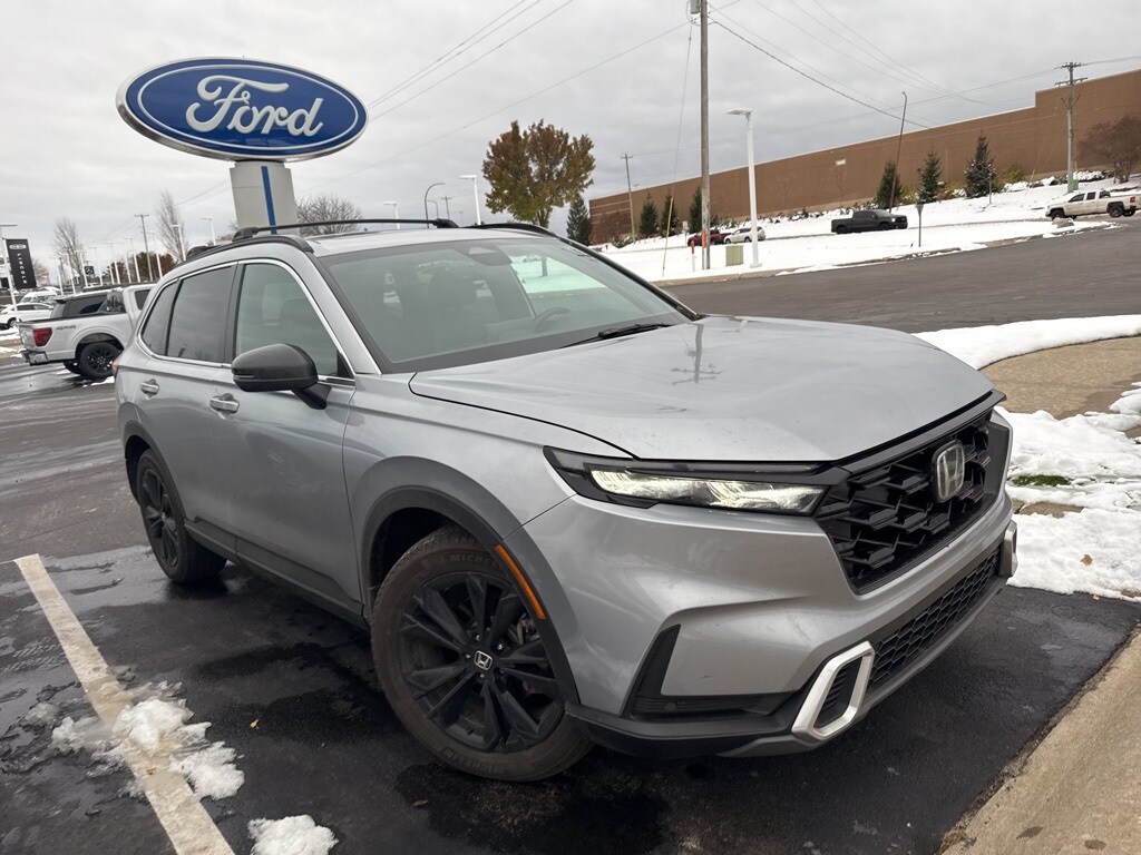 2023 Honda CR-V Hybrid Sport Touring photo 4