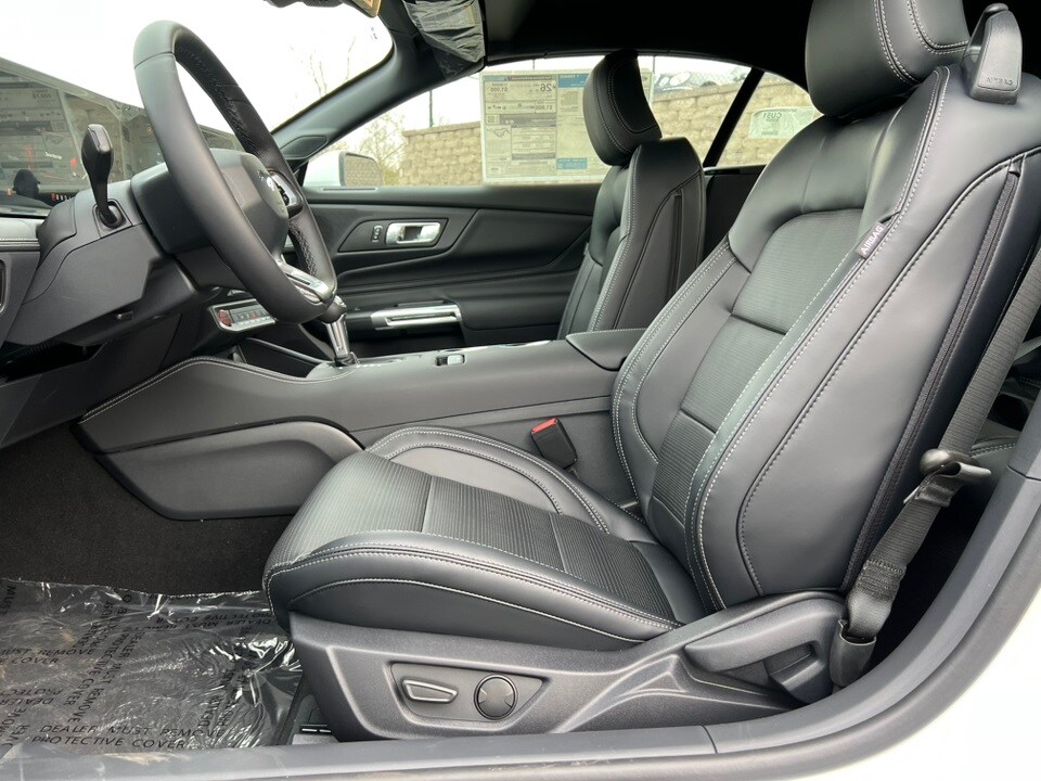 2026 Ford Mustang EcoBoost Premium Convertible photo 4