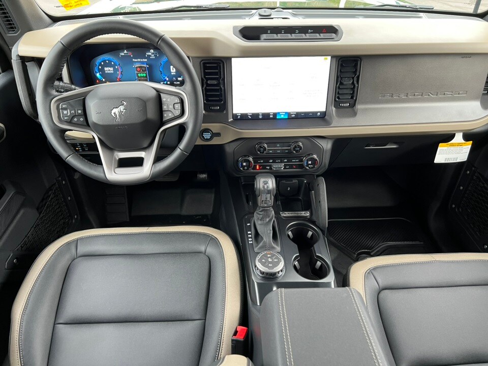 2025 Ford Bronco Big Bend photo 2