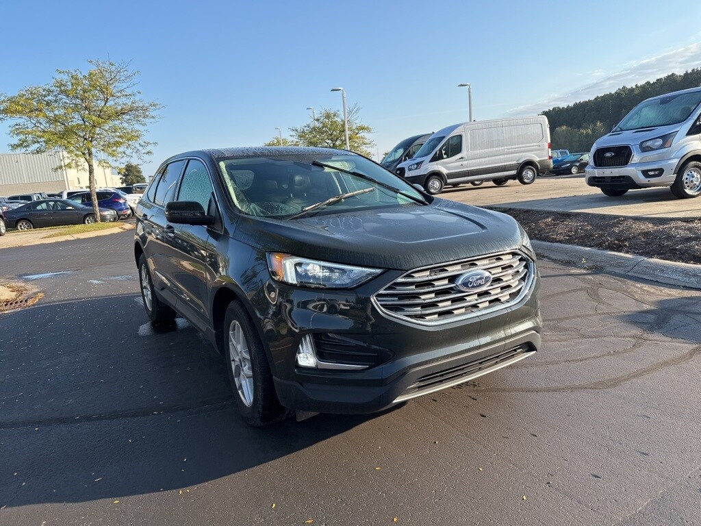 2022 Ford Edge SEL photo 3