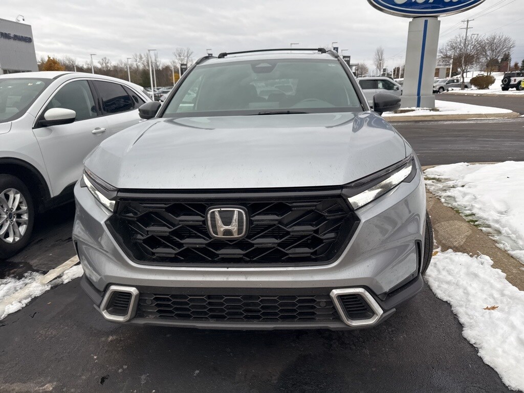 2023 Honda CR-V Hybrid Sport Touring photo 2