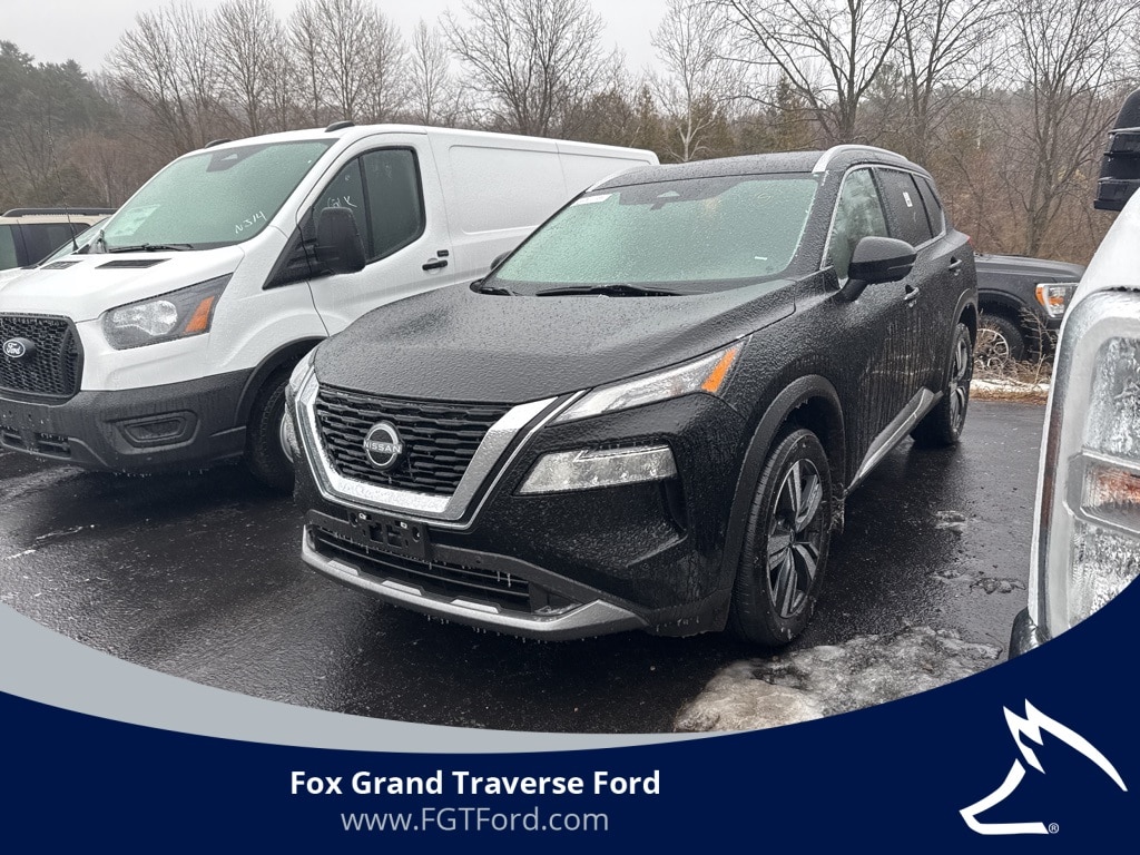 2023 Nissan Rogue SL's photo