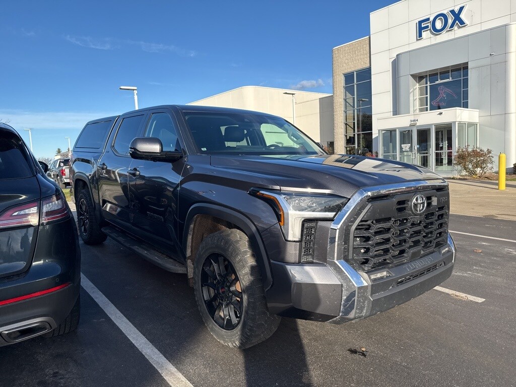 2023 Toyota Tundra SR5 CrewMax photo 3
