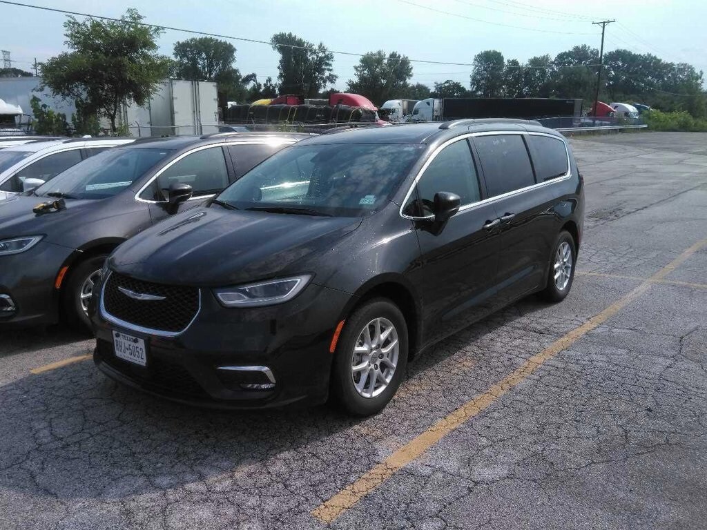 Certified 2022 Chrysler Pacifica Touring L with VIN 2C4RC1BG0NR116861 for sale in Traverse City, MI