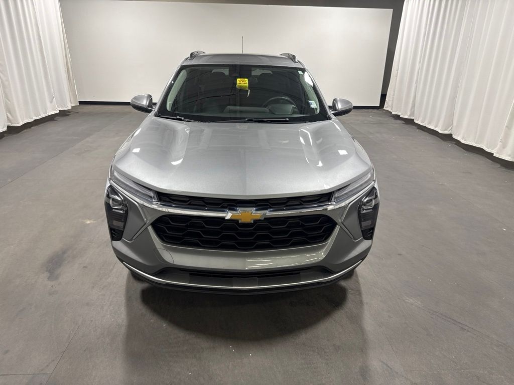 Used 2025 Chevrolet Trax LT SUV