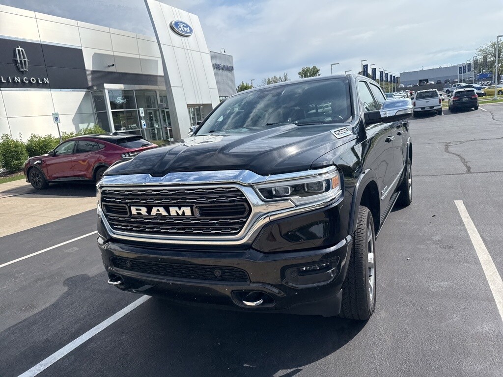2022 Ram 1500 Limited photo 2