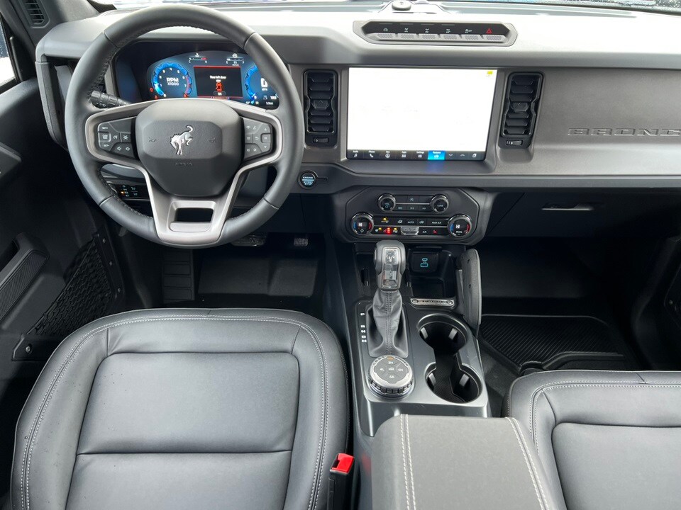 2025 Ford Bronco Badlands photo 2