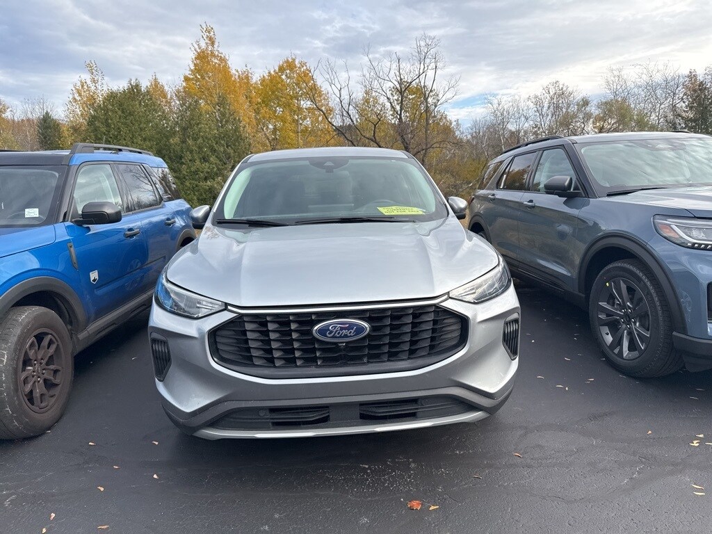 2023 Ford Escape Active photo 3