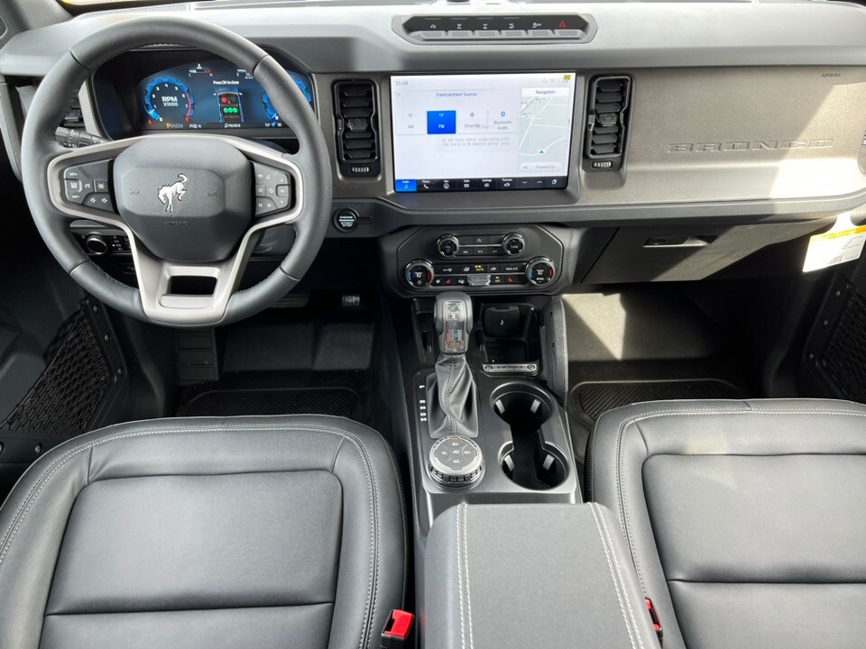 2025 Ford Bronco Badlands photo 2