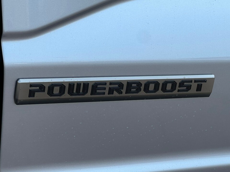 2025 Ford F-150 XLT photo 2
