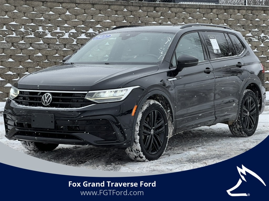 2022 Volkswagen Tiguan SE R-LINE BLACK's photo