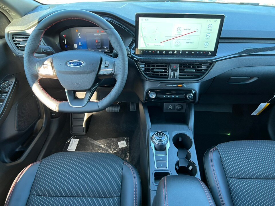 2026 Ford Escape ST-Line photo 2