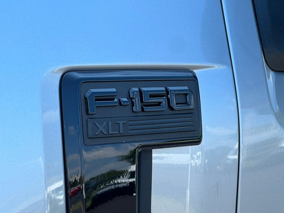 2025 Ford F-150 XLT photo 2