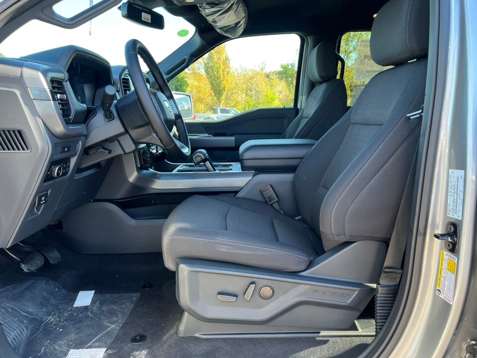 2025 Ford F-150 XLT photo 4
