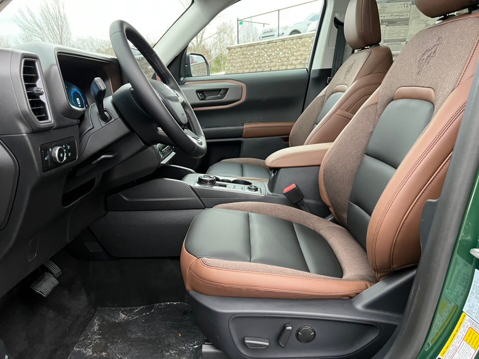 2025 Ford Bronco Sport Outer Banks photo 3