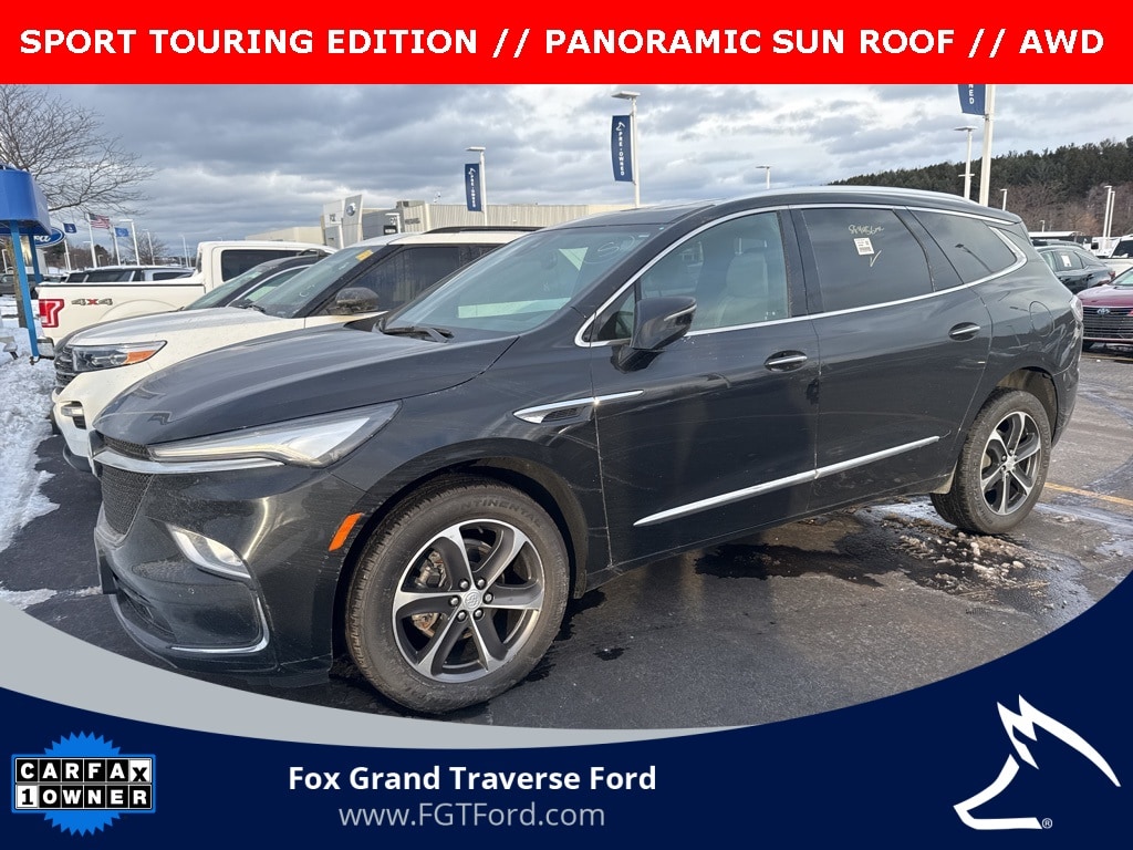 2022 Buick Enclave Essence's photo