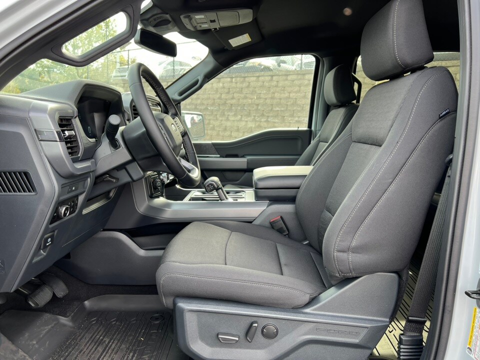 2025 Ford F-150 XLT photo 4