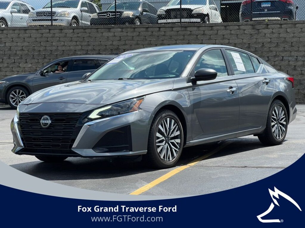 Used 2024 Nissan Altima 2.5 SV Sedan
