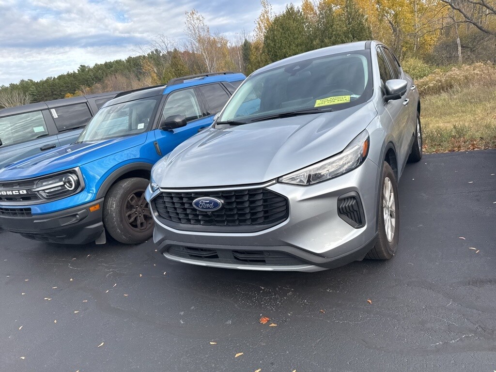 2023 Ford Escape Active photo 2