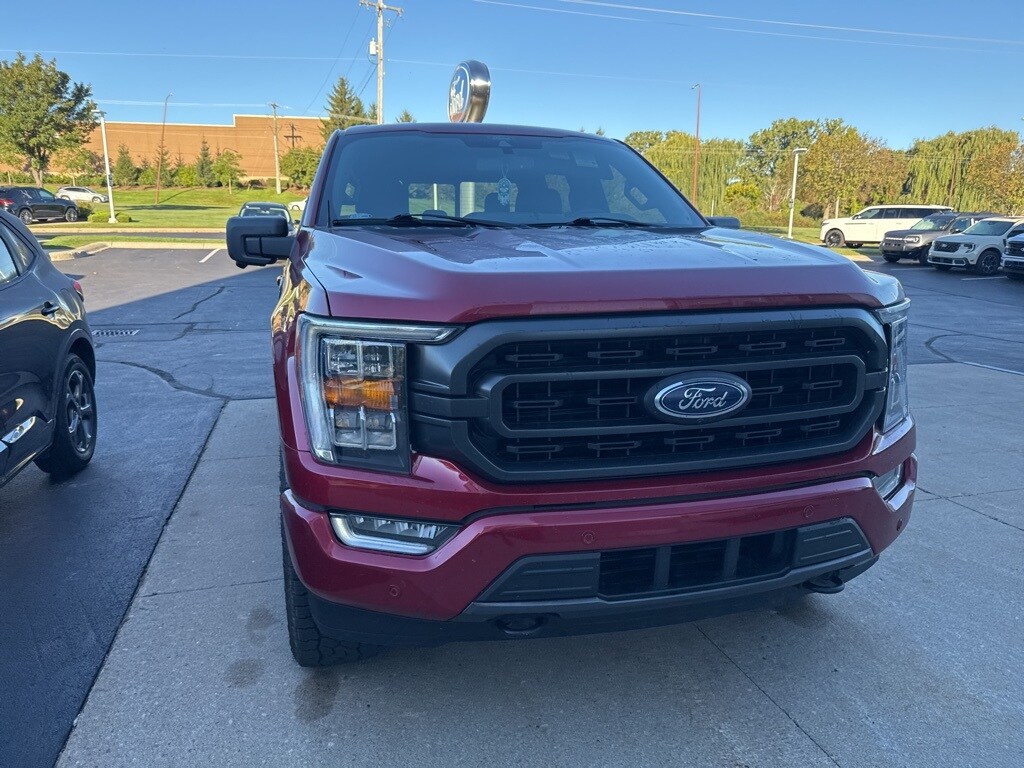 2021 Ford F-150 XLT photo 2
