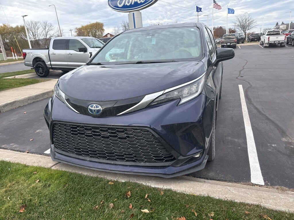 Certified 2021 Toyota Sienna XSE Van