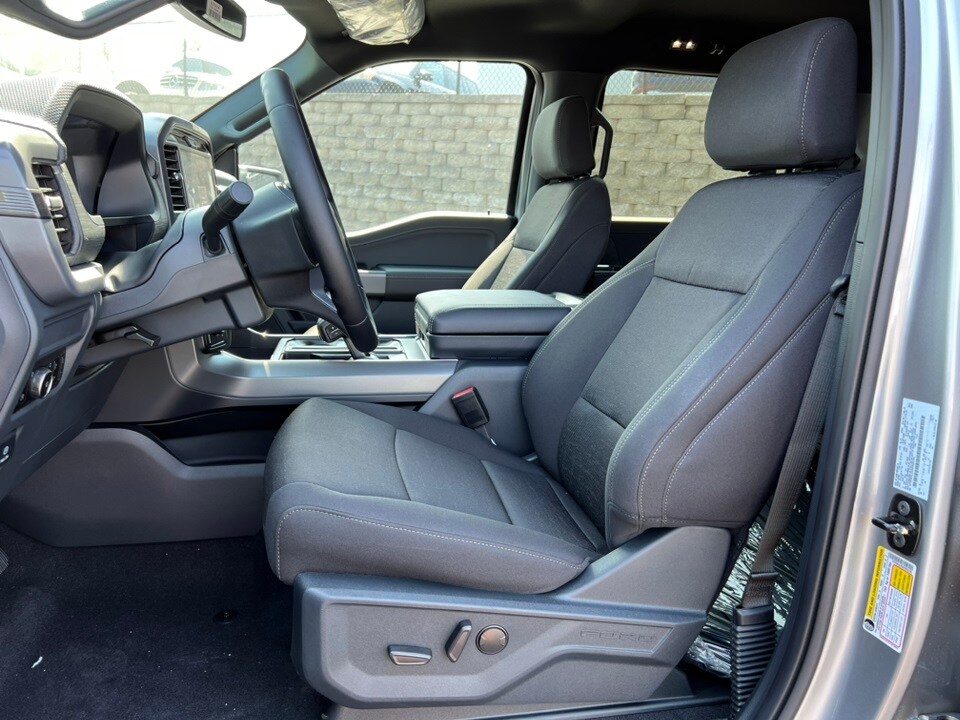 2025 Ford F-150 XLT photo 4