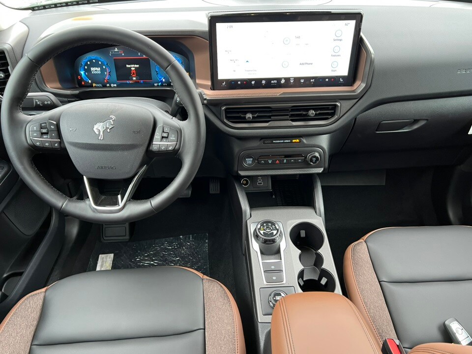 2025 Ford Bronco Sport Outer Banks photo 2