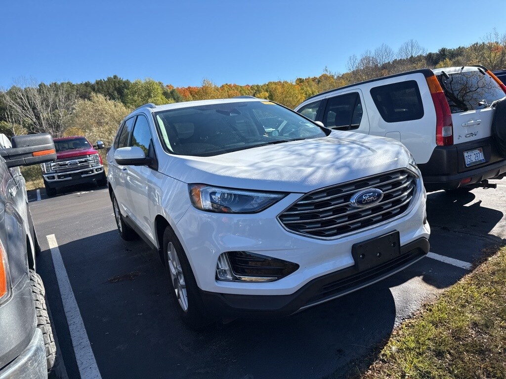 2022 Ford Edge SEL photo 3