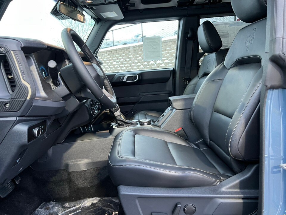 2025 Ford Bronco Badlands photo 3