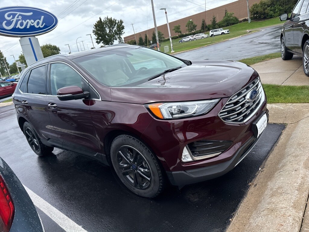 2020 Ford Edge SEL photo 4