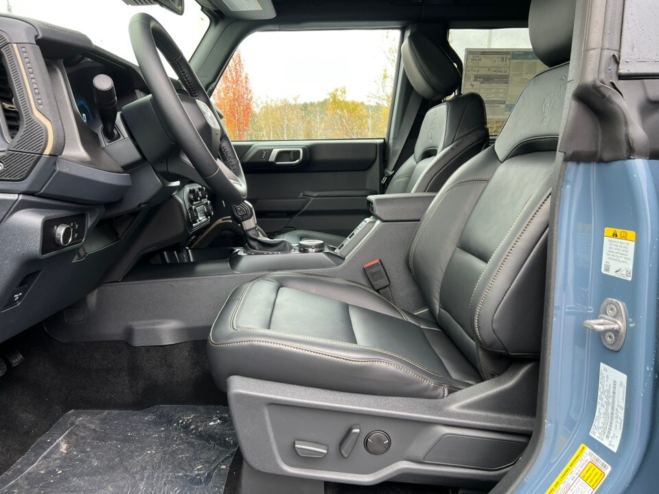 2025 Ford Bronco Badlands photo 3