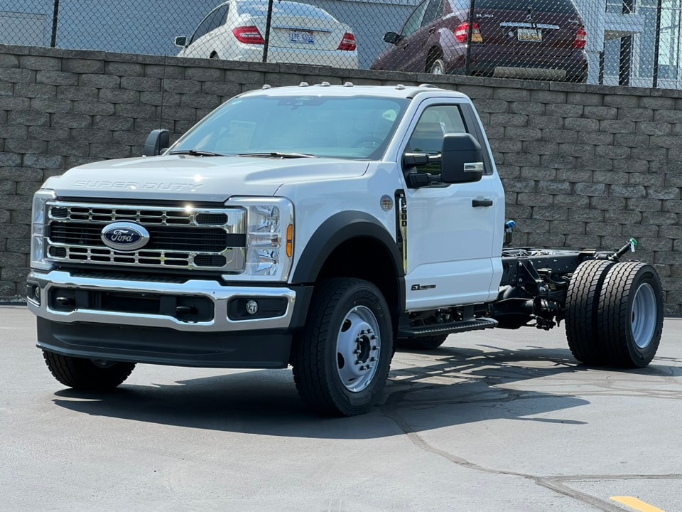 2025 Ford F-600 Super Duty Chassis Cab XL's photo