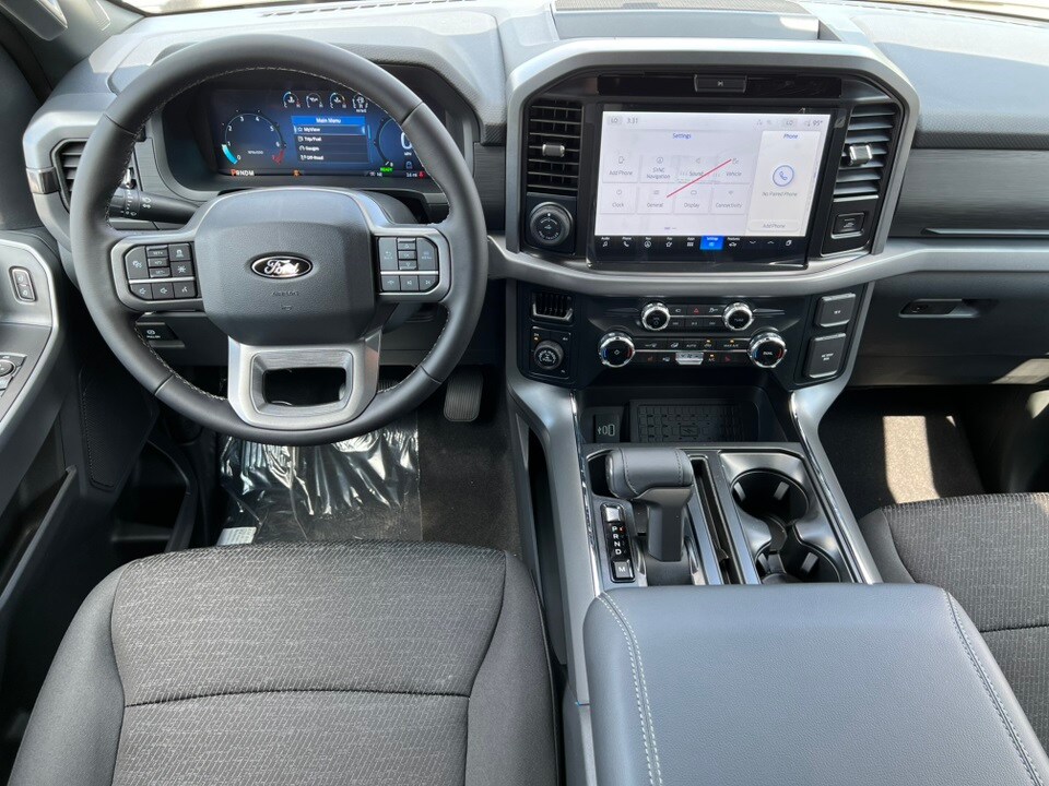 2025 Ford F-150 XLT photo 3