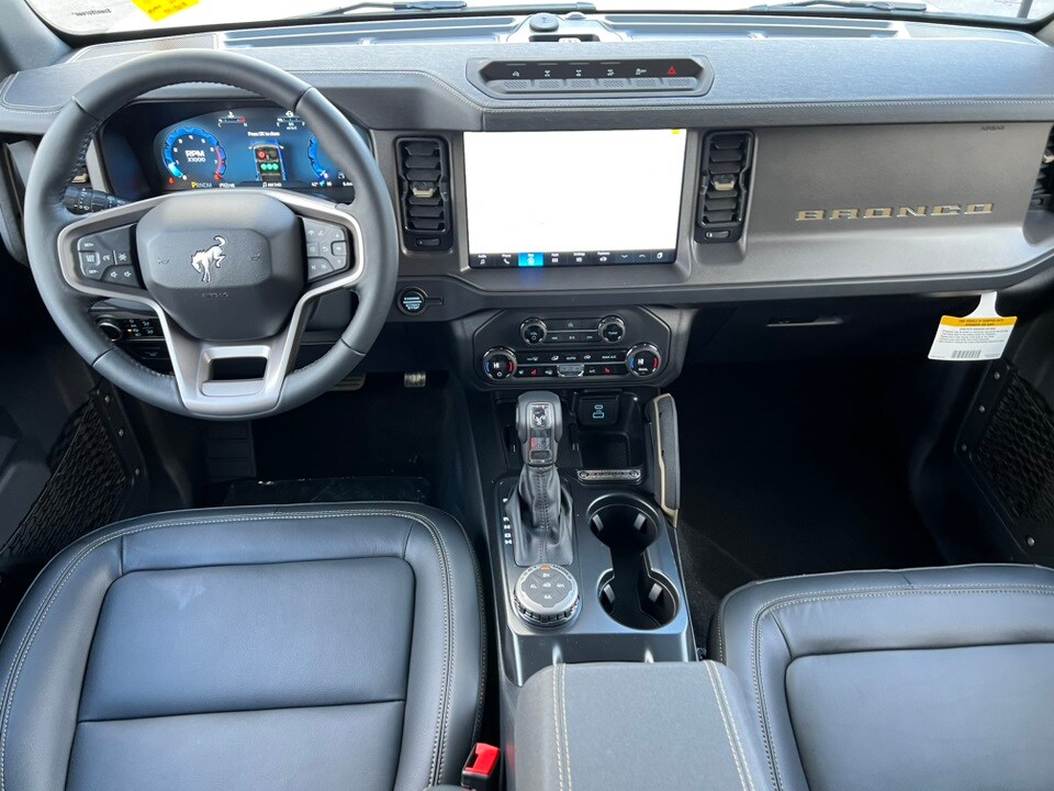 2025 Ford Bronco Badlands photo 2