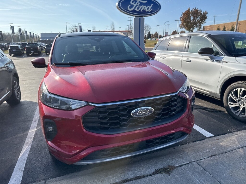 2023 Ford Escape ST-Line Select photo 3