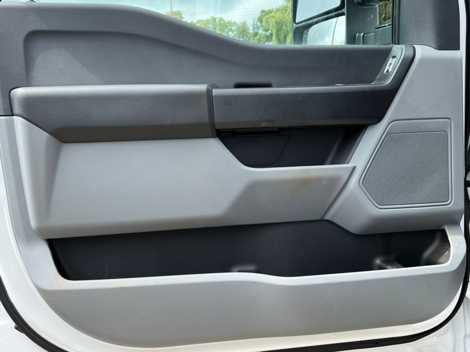 2025 Ford F-450 Super Duty Chassis Cab XL - Photo 17