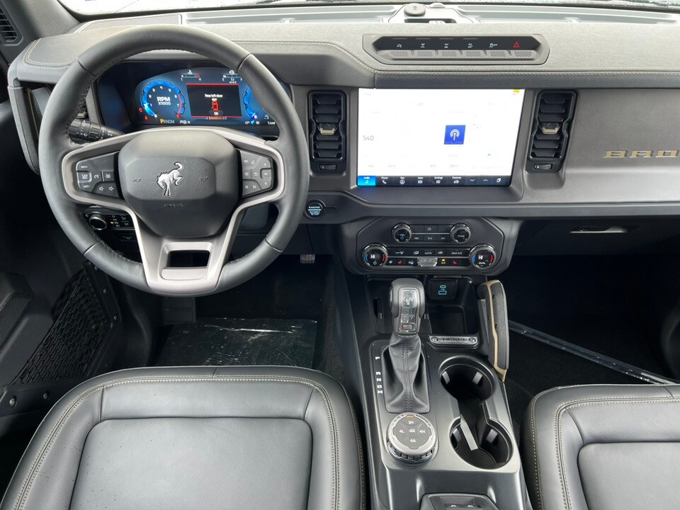 2025 Ford Bronco Badlands photo 2