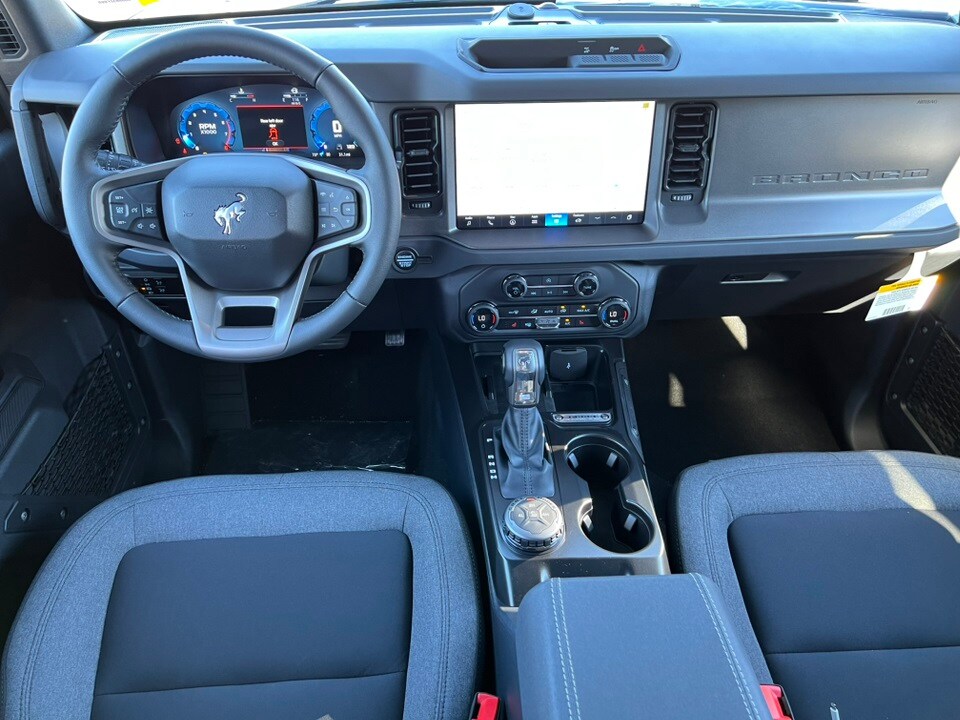 2025 Ford Bronco Big Bend photo 2