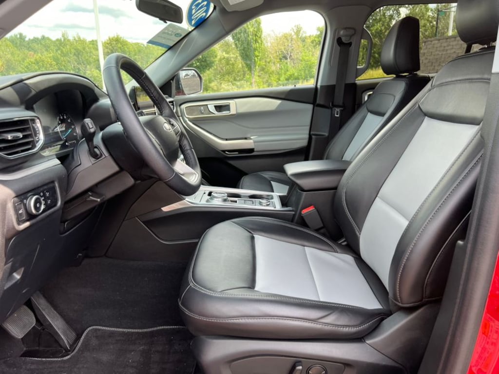 Used 2023 Ford Explorer XLT SUV