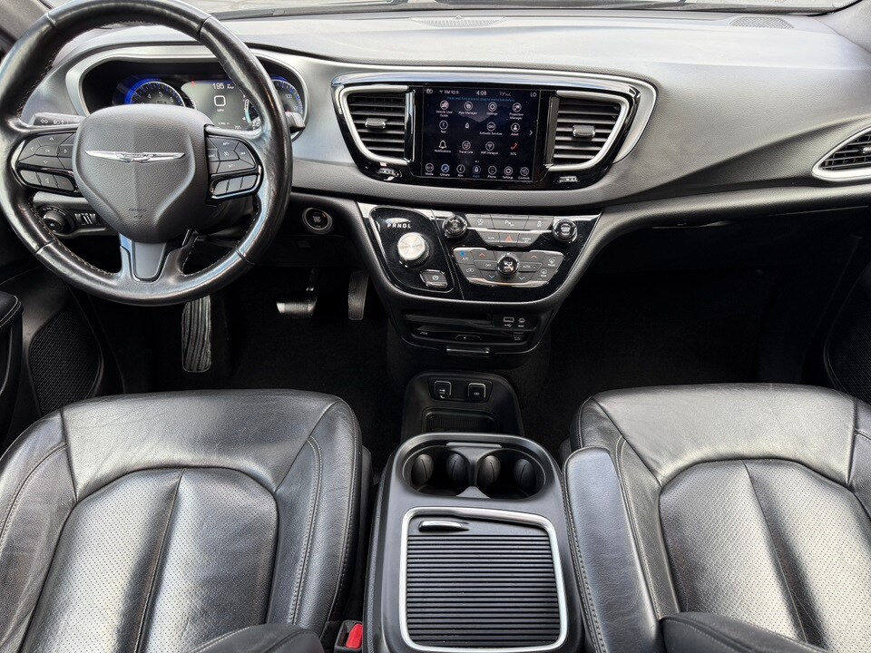 2020 Chrysler Pacifica Touring Plus photo 2