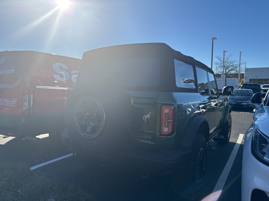 2022 Ford Bronco Badlands photo 2