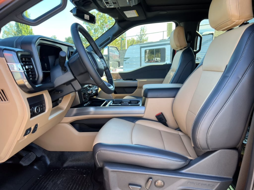 New 2027 Ford F-250SD F-250® Lariat® Truck
