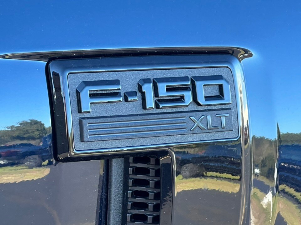 2025 Ford F-150 XLT photo 2