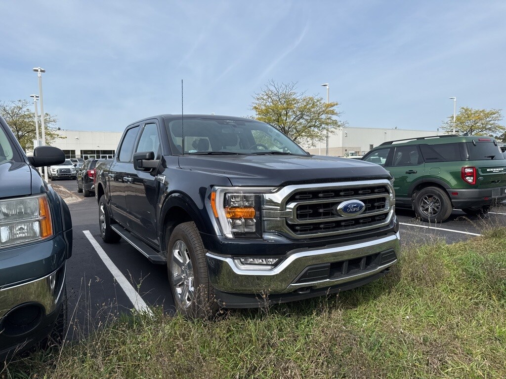 2022 Ford F-150 XLT photo 2