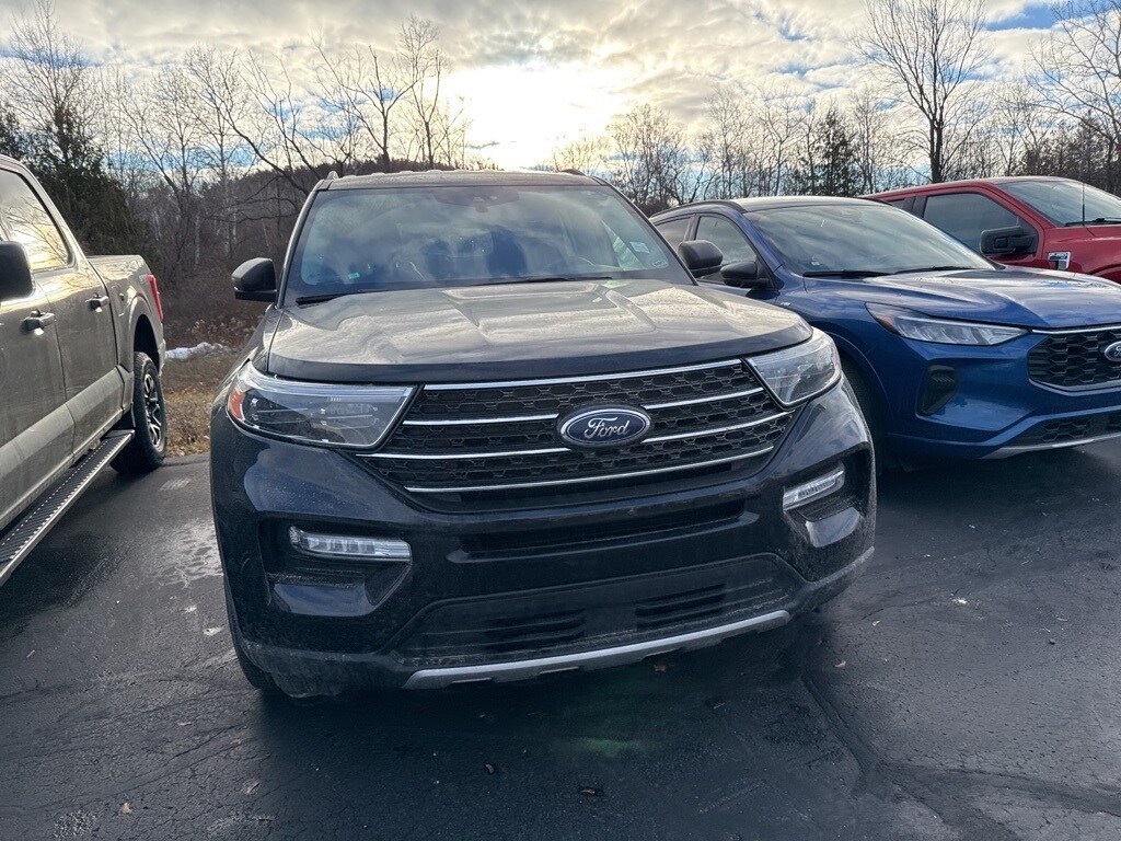 2022 Ford Explorer XLT photo 3
