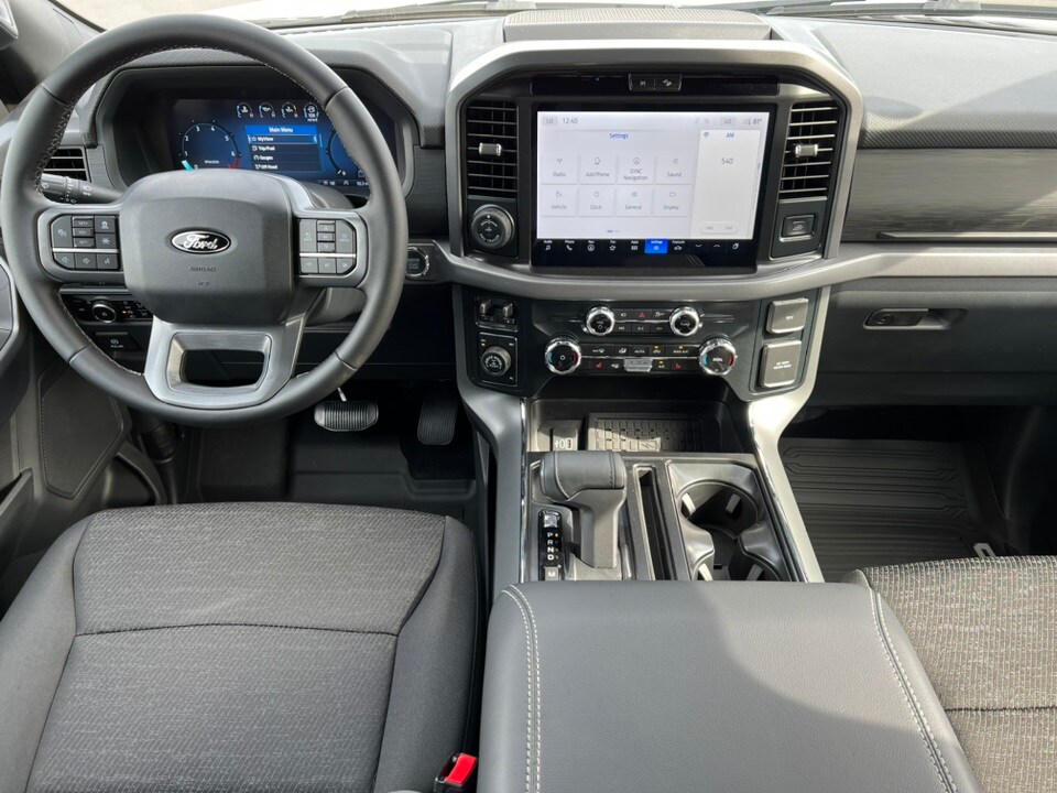 2025 Ford F-150 XLT photo 3