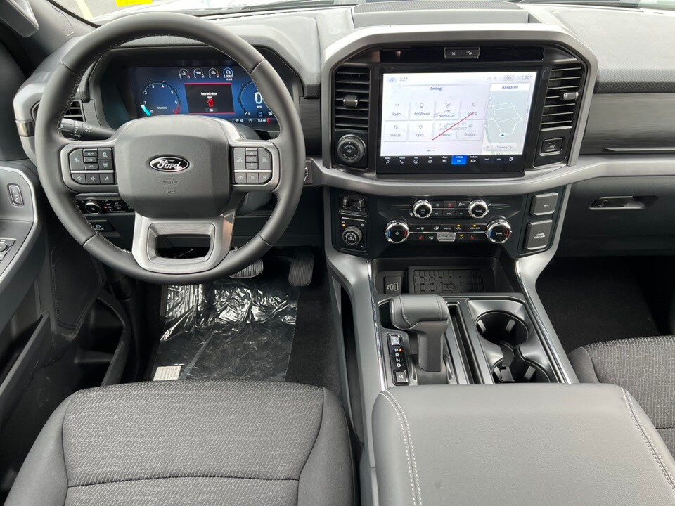 2025 Ford F-150 XLT photo 2