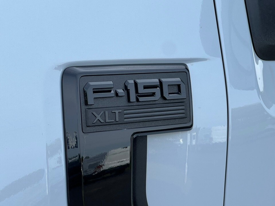 2025 Ford F-150 XLT photo 2